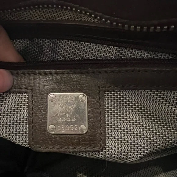 MCM ❤️HOST PICK❤️🔥RARE🔥Crossbody Bag - Picture 9 of 11